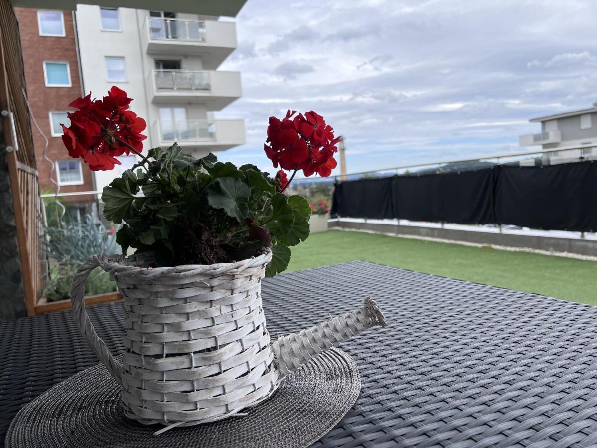 Apartament Z Tarasem Na Osiedlu Rakownica Jelenia Gora Dış mekan fotoğraf