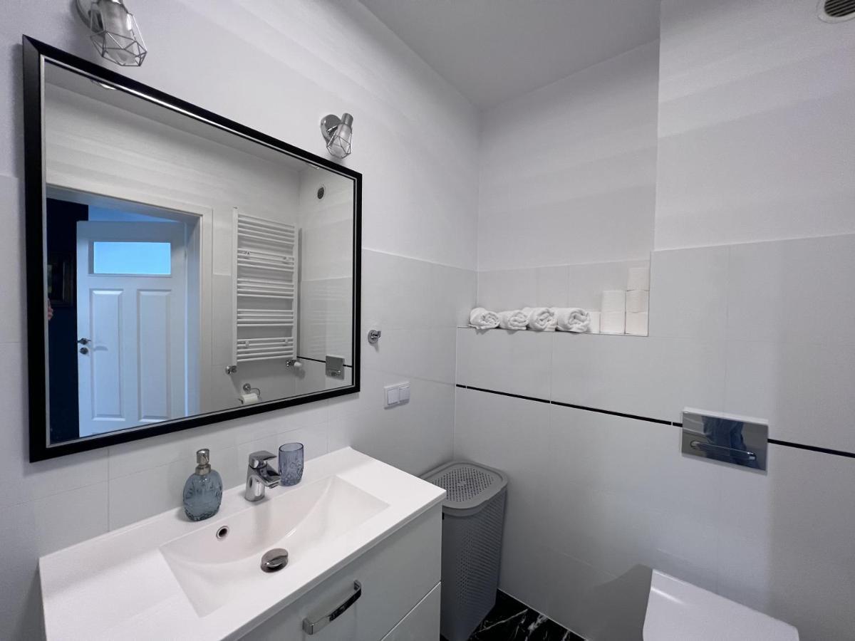 Apartament Z Tarasem Na Osiedlu Rakownica Jelenia Gora Dış mekan fotoğraf