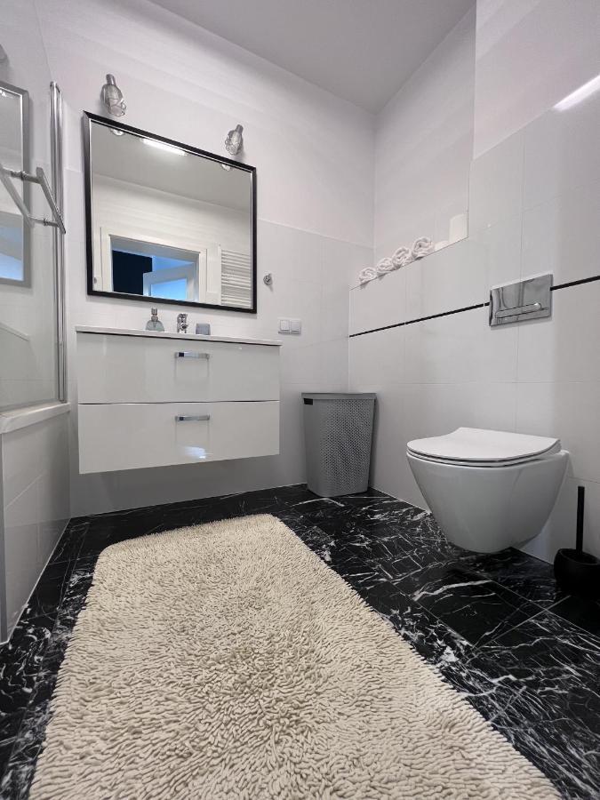 Apartament Z Tarasem Na Osiedlu Rakownica Jelenia Gora Dış mekan fotoğraf